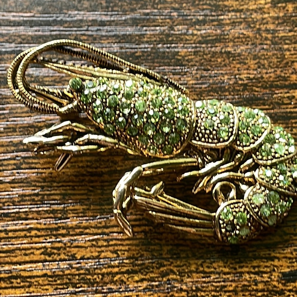 Gold Crawfish Brooch - Picture 3 of 10